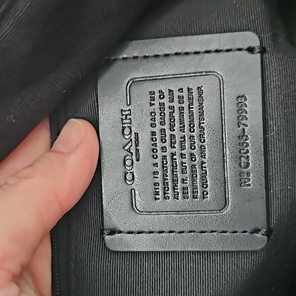 Coach Large Signature/ Black Shoulder Bag NWOT - Picture 6 of 16